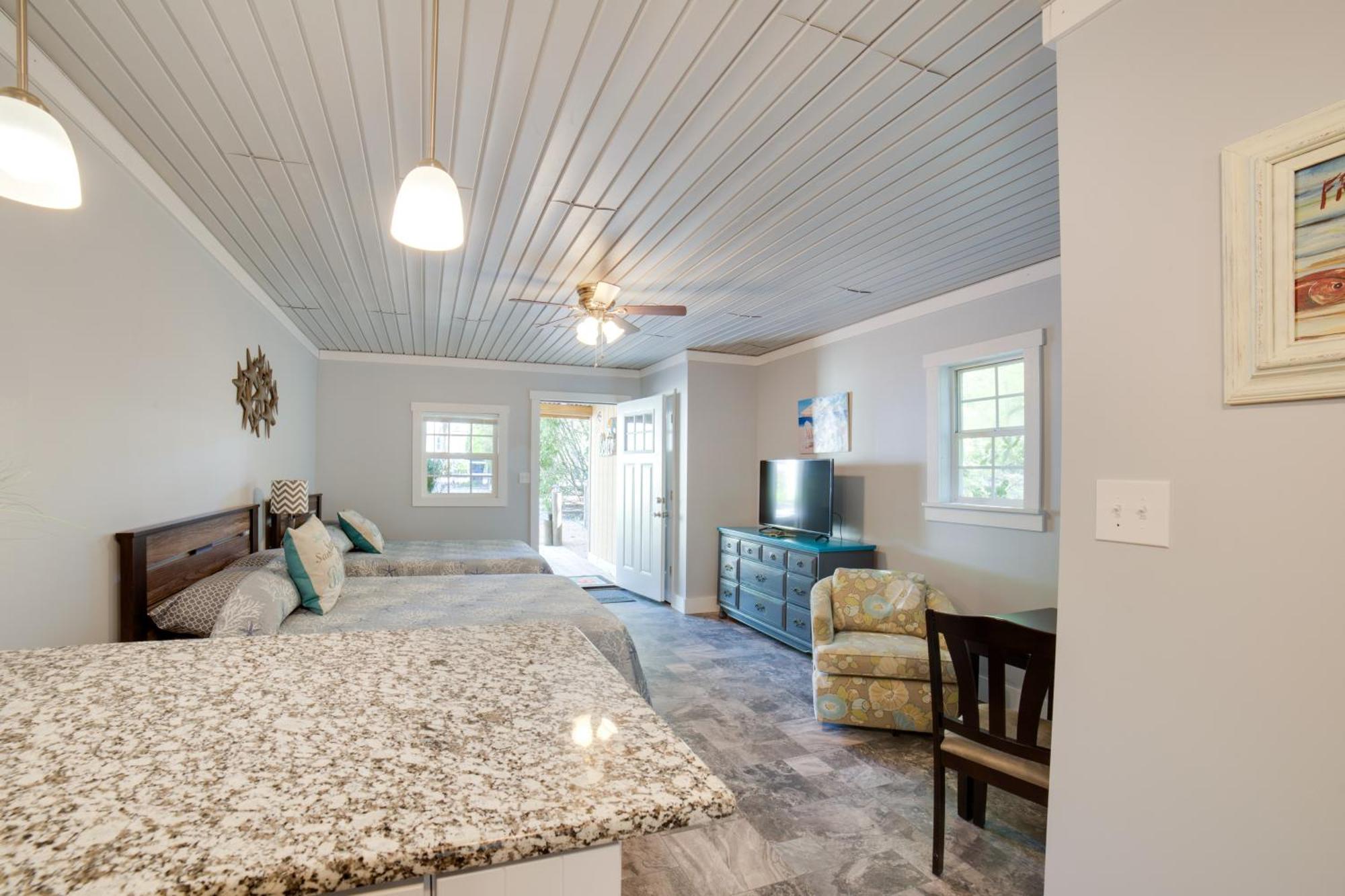 Ocean Isle Beach Studio With Patio - 1 Mi To Pier! Eksteriør billede