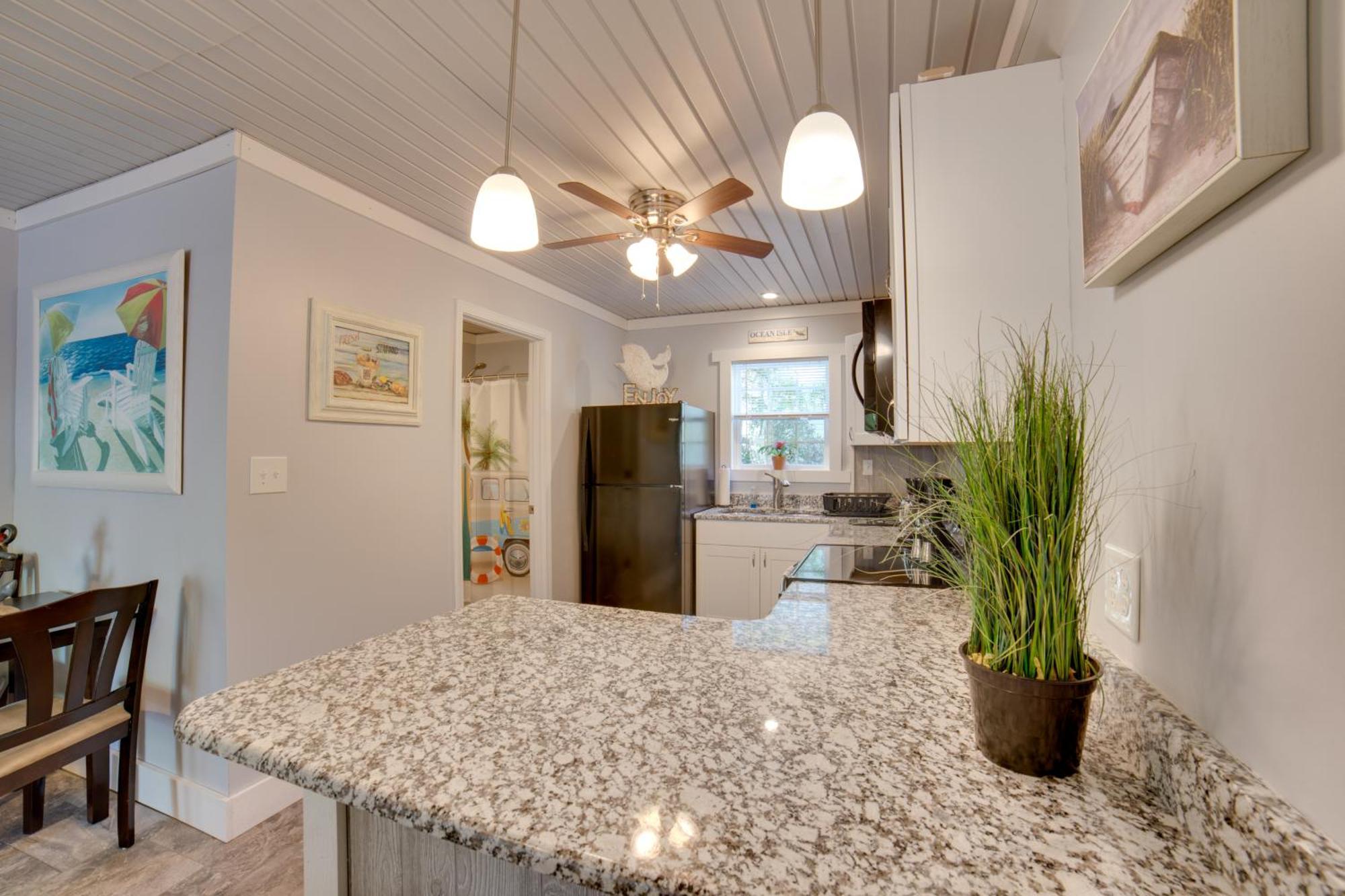 Ocean Isle Beach Studio With Patio - 1 Mi To Pier! Eksteriør billede