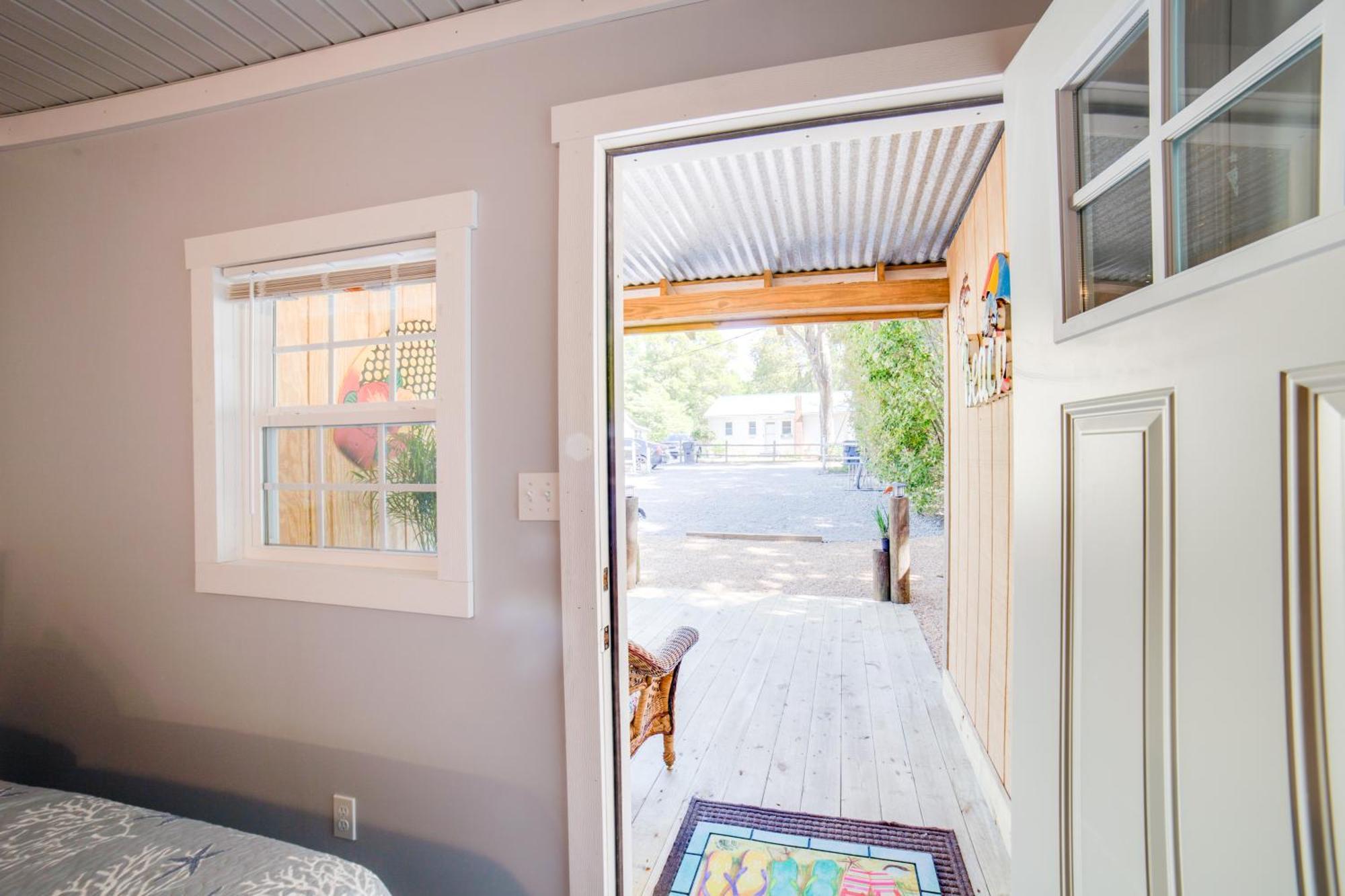 Ocean Isle Beach Studio With Patio - 1 Mi To Pier! Eksteriør billede