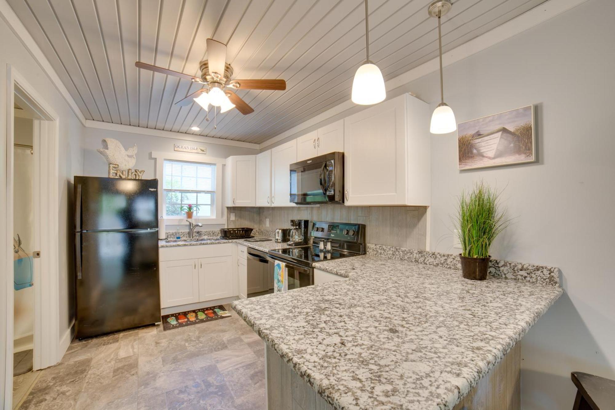 Ocean Isle Beach Studio With Patio - 1 Mi To Pier! Eksteriør billede