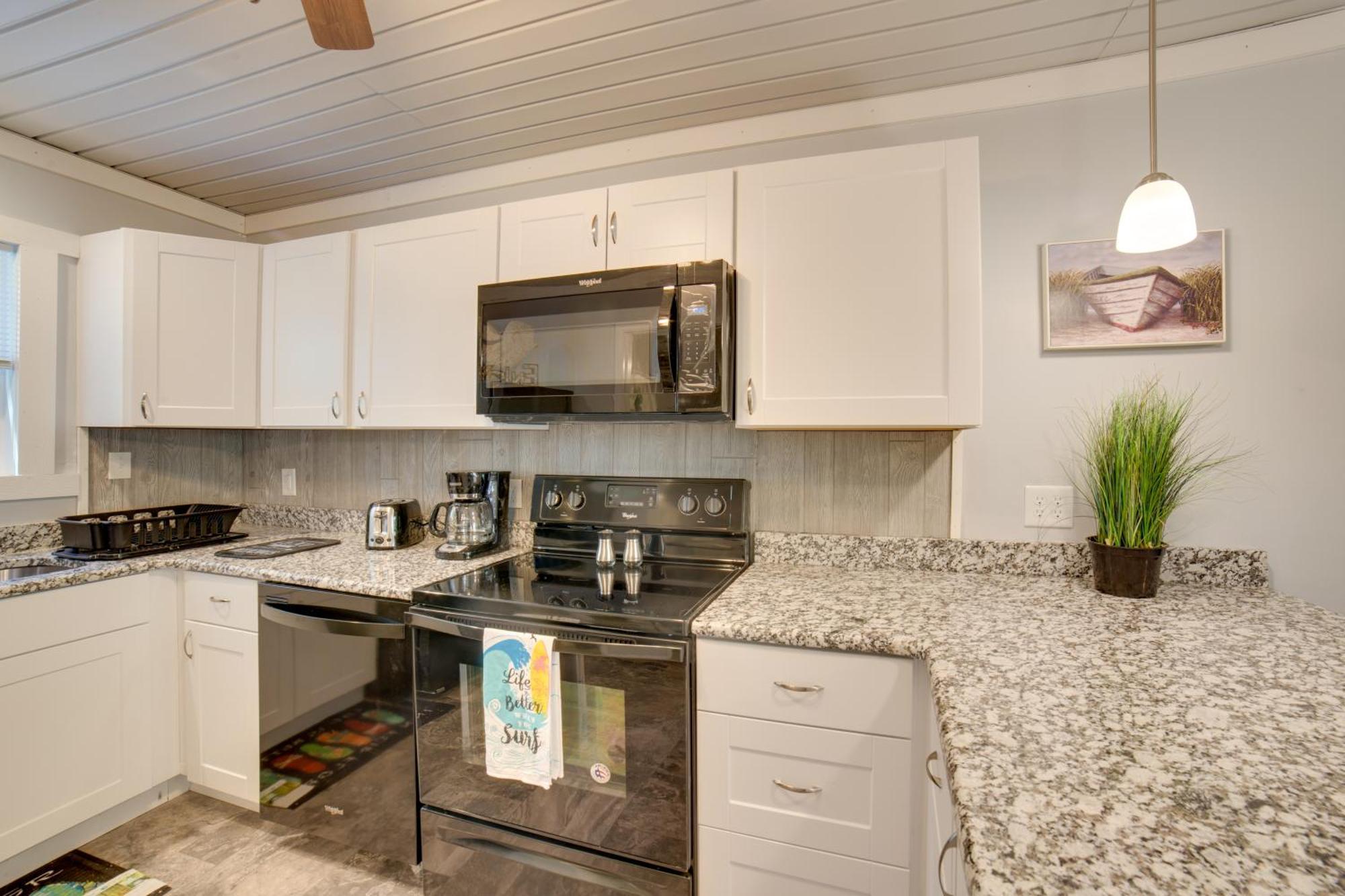 Ocean Isle Beach Studio With Patio - 1 Mi To Pier! Eksteriør billede